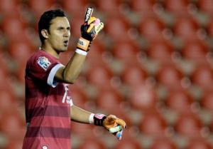 portero costarisence que lee la biblia