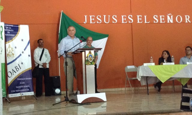 Palabras del Presidente del congreso Mauricio Oliva.