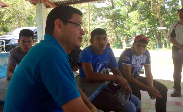 Ministro de Educación Marlon Escoto visita el Proyecto Victoria y conversa con los internos, y recibe el informe presentado por Mario Fumero para un plan de prevención de drogas a nivel escolar.