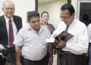 El religioso Saturnino Cerrato (derecha). La Prensa/Archivo