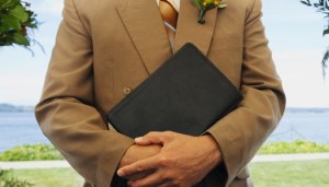 Pastor se niega celebrar bodas gays.