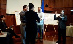 Juramentan a los miembros de la sociedad civil para eleccion de la corte