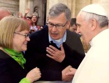 PASTOR SUECO PENTOCOSTAL SE VUELBE CATOLICO